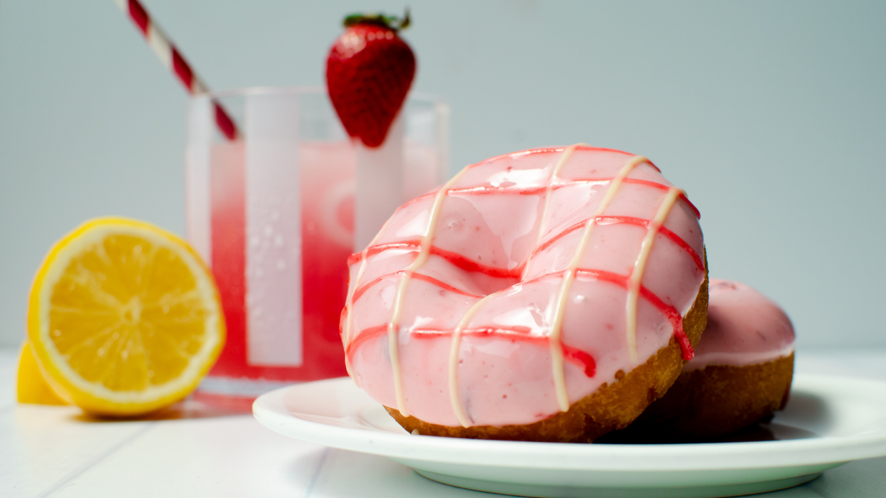 Strawberry Lemonade Cake Donuts