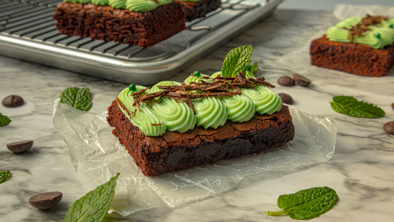 Peppermint Cream Cheese Brownie Bar